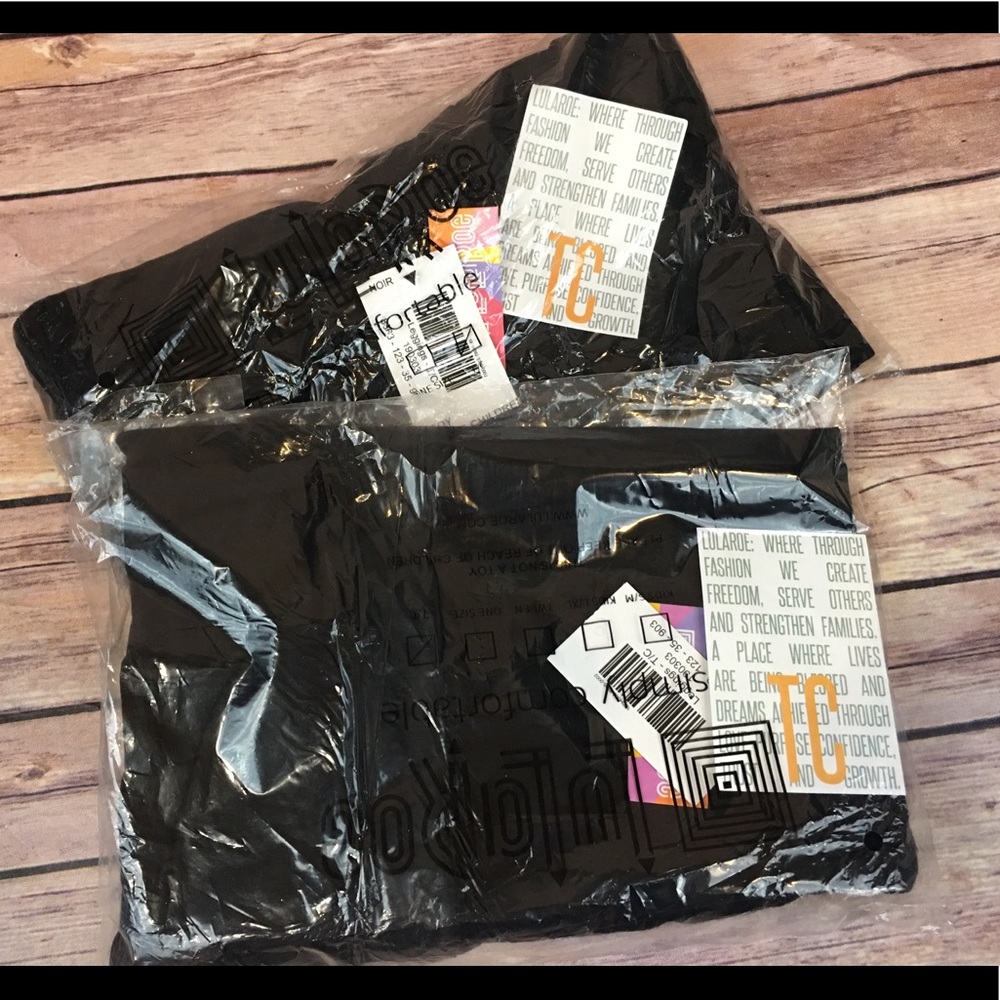 LuLaRoe NWT Set of 2 Tall & Curvy Black Leggings